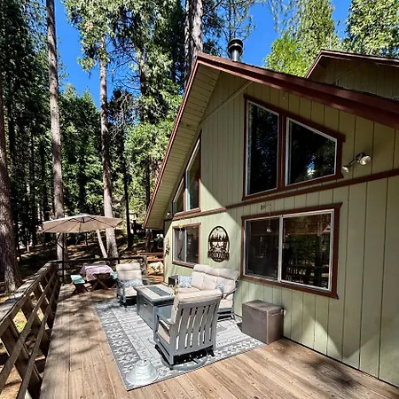 Bear Feet Cabin